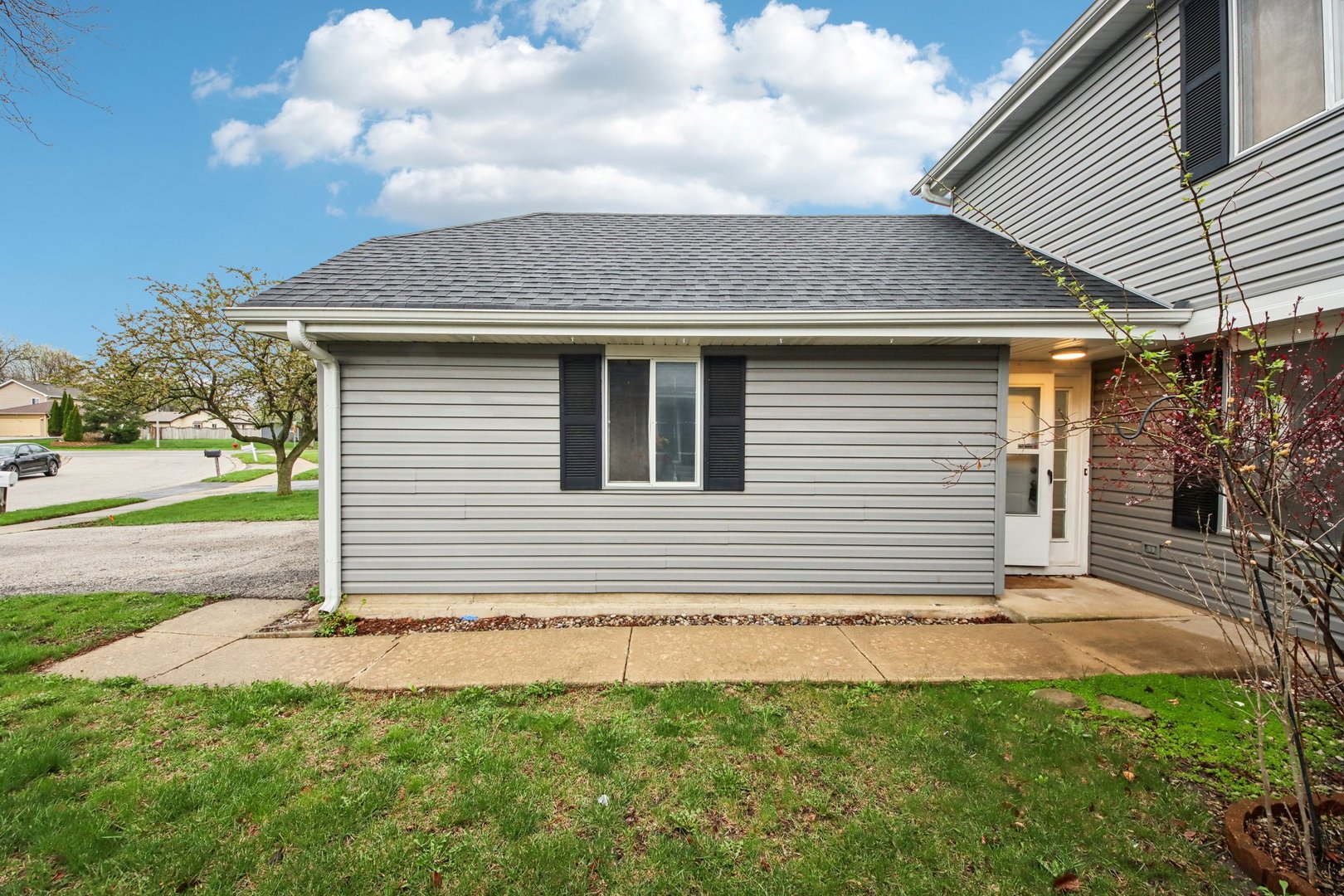 1154 Brunswick Lane Aurora, IL 60504 - Photo 3 of 28