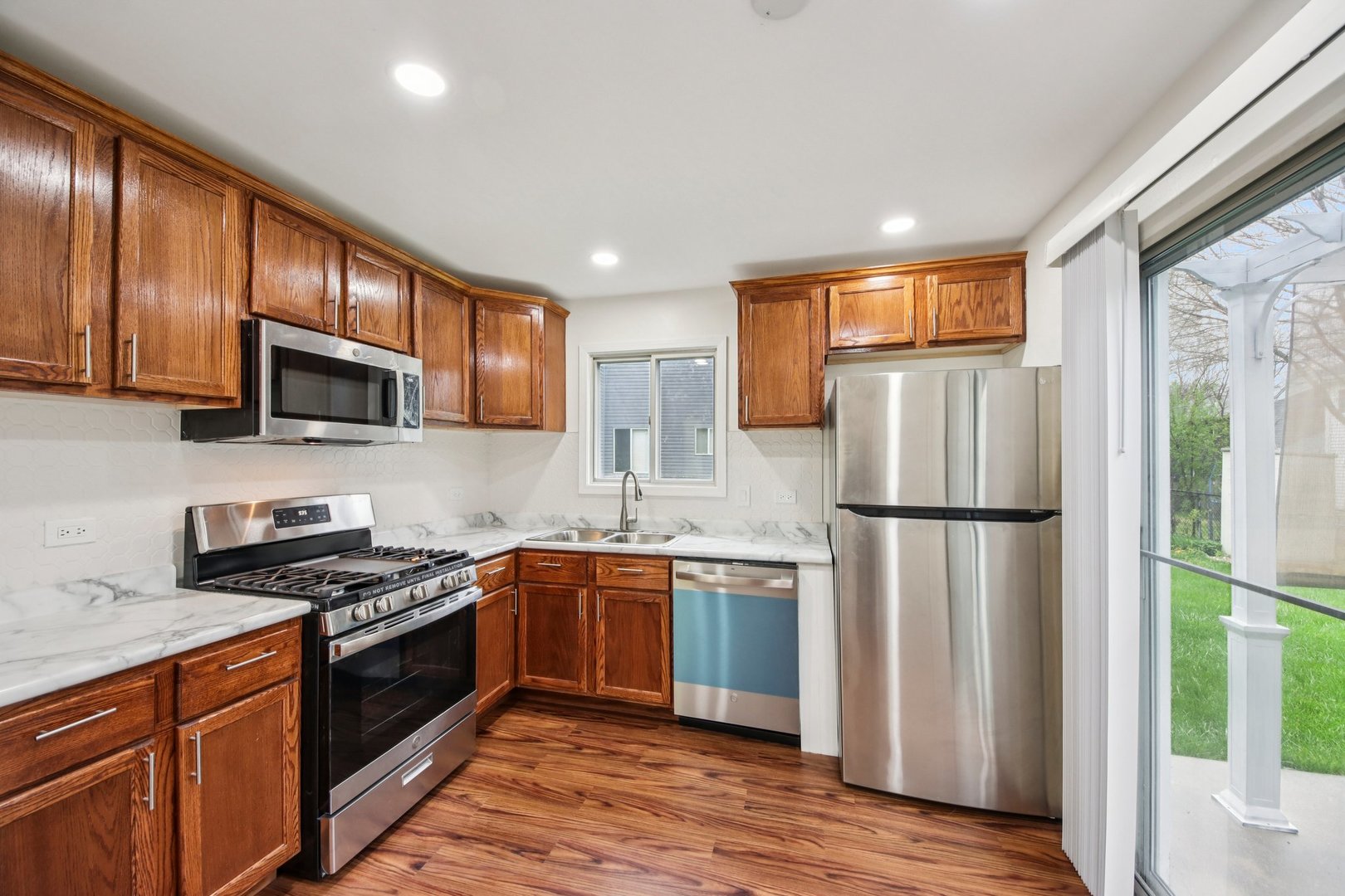 1154 Brunswick Lane Aurora, IL 60504 - Photo 9 of 28