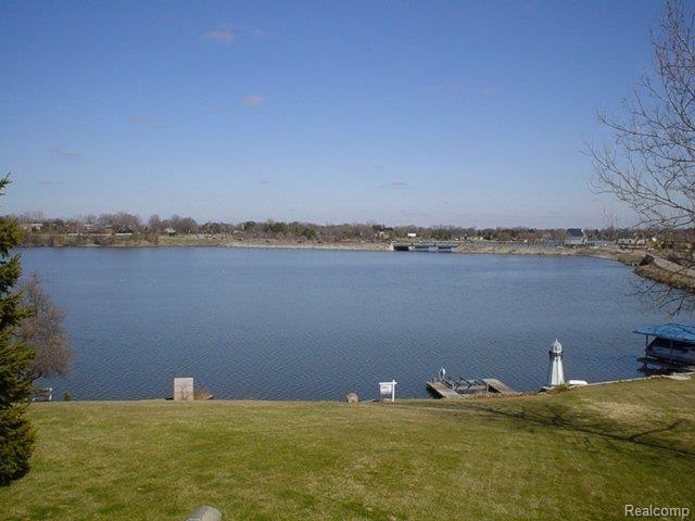 46928 Denton Road Belleville, MI 48111 - Photo 8 of 21 Deck