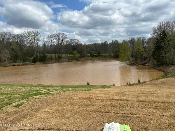 $317,990 | 62 Powell Ridge Road, Byhalia, MS 38611