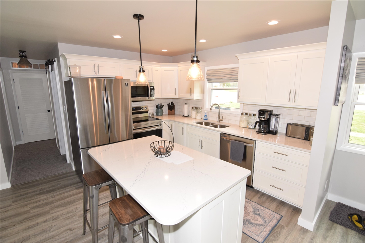 912 West Shore Road Bronson, MI 49028 - Photo 6 of 41