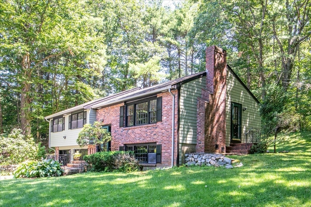 25 Hillcrest Road Medfield, MA 02052 - Photo 3 of 24 Gallery Image 3