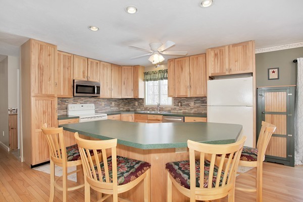 177 Mixter Road Holden, MA 01520 - Photo 8 of 27 Gallery Image 8