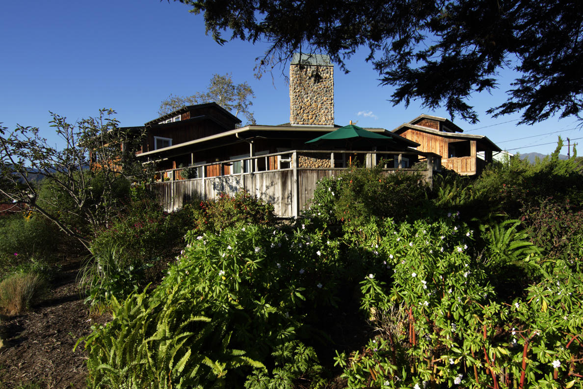 4772 3rd Street, Unit C Carpinteria, CA 93013 - Photo 4 of 6 HOUSE EXTERIOR 3