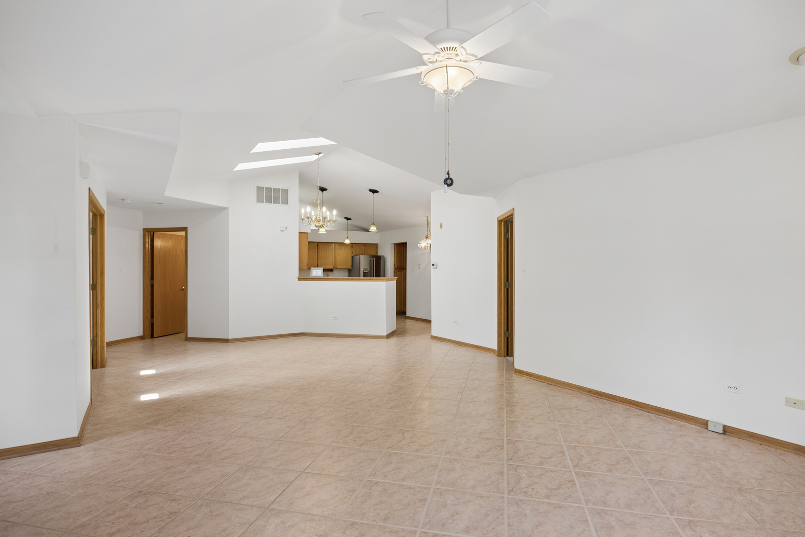 848 Havenshire Road, Unit 848 Naperville, IL 60565 - Photo 3 of 23