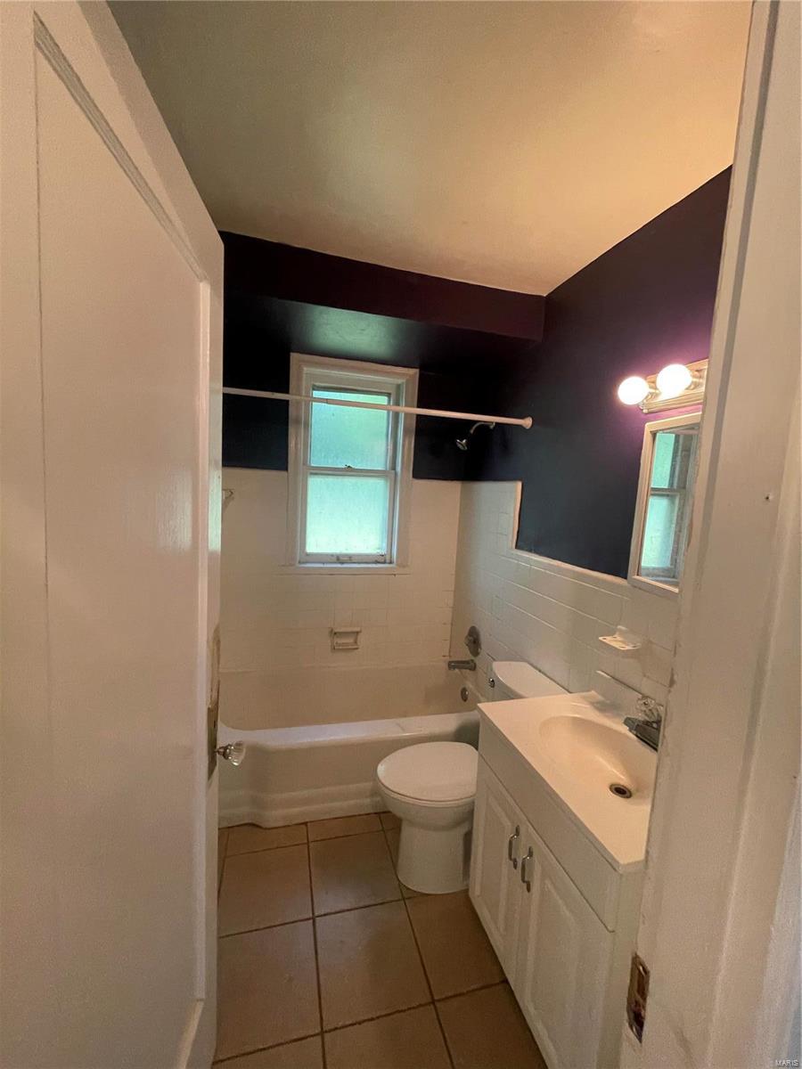 415 Robert Avenue Ferguson, MO 63135 - Photo 11 of 28