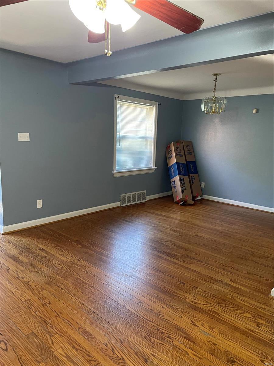 415 Robert Avenue Ferguson, MO 63135 - Photo 7 of 28