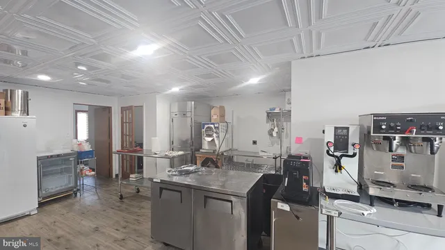 a black and white photo of a room