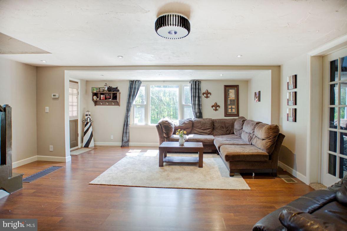 241 Green Springs Road Hanover, PA 17331 - Photo 4 of 28 Gallery Image 4