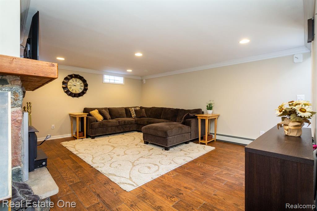 2236 Oklahoma Avenue Rochester Hills, MI 48309 - Photo 8 of 57