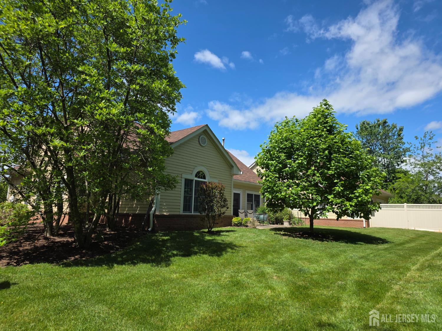 47 Hedge Row Road Plainsboro, NJ 08540 - Photo 16 of 20