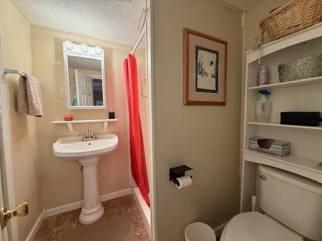 $230,000 | 122 Lakeview Drive, Stewart, TN 37175