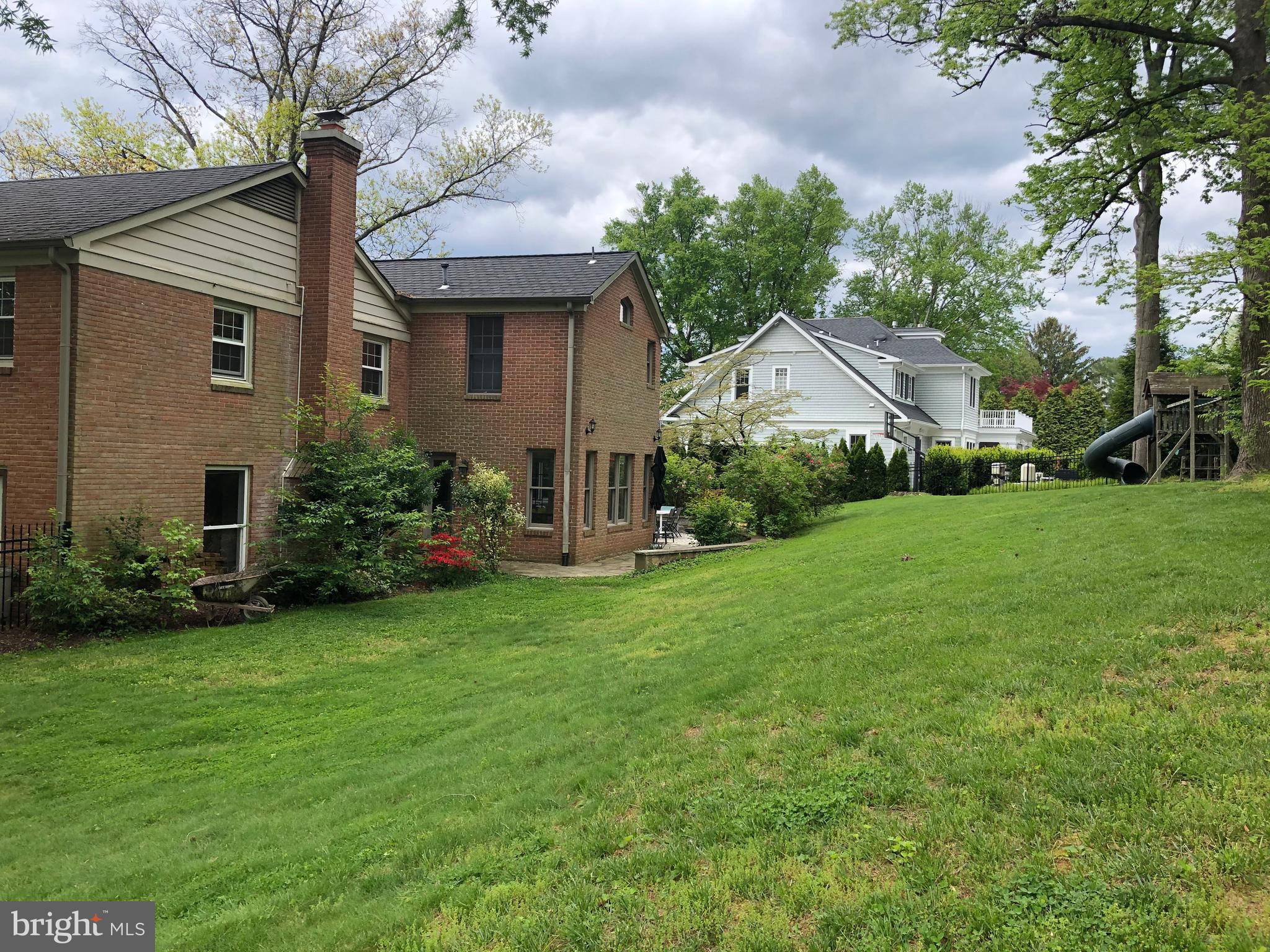 7701 Barnum Road Bethesda, MD 20817 - Photo 19 of 22 Pristine backyard