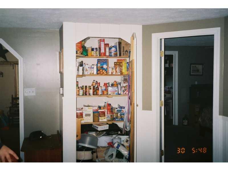 381 Sumner Road Hartford, ME 04220 - Photo 7 of 23 Kitchen.