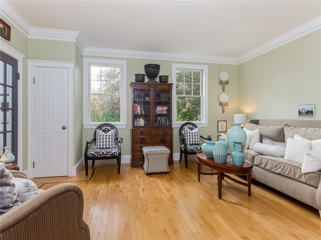286 Hunting House Road Glocester, RI 02857 - Photo 5 of 39