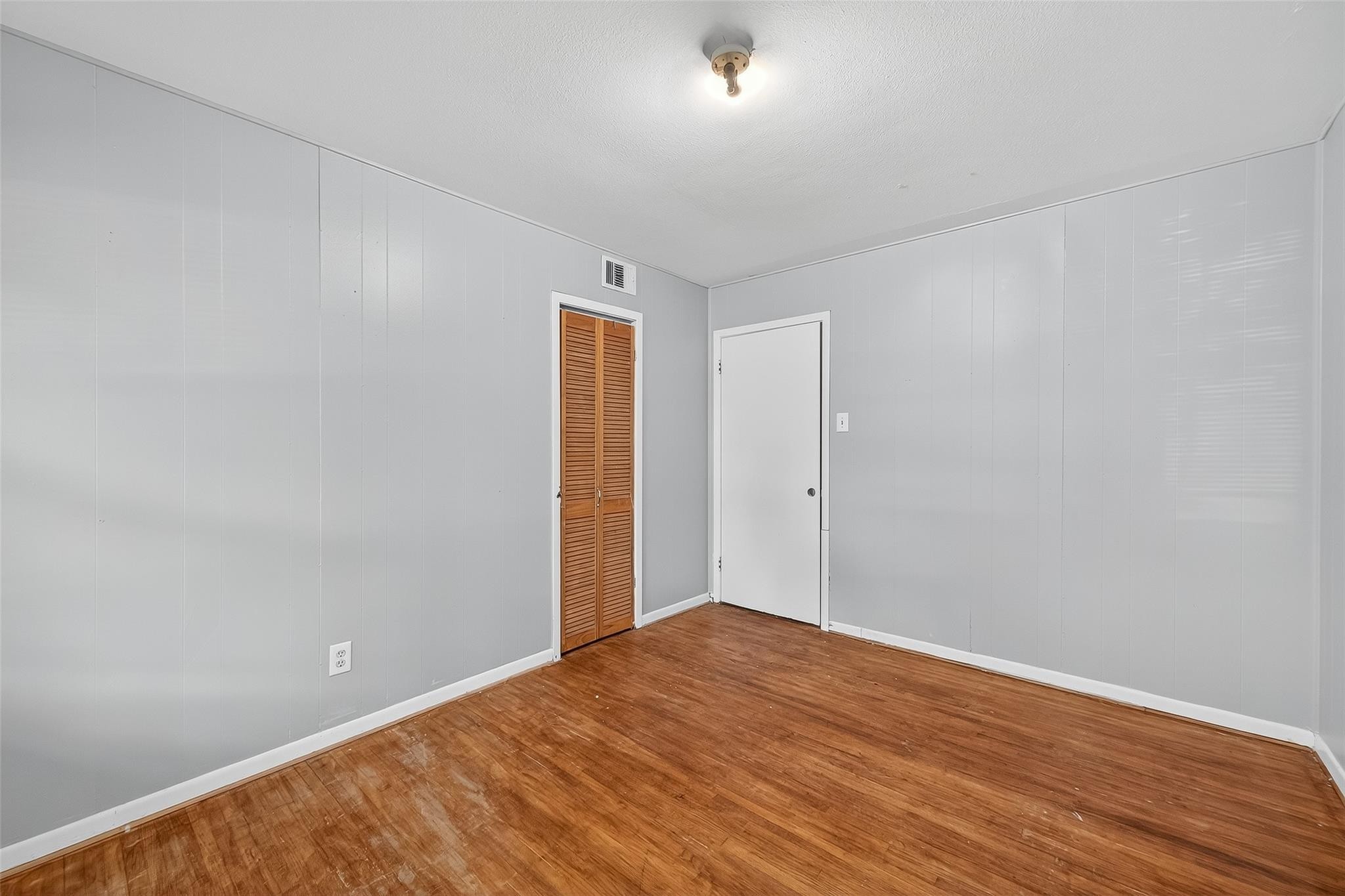 1509 Ronson Road Houston, TX 77055 - Photo 6 of 12