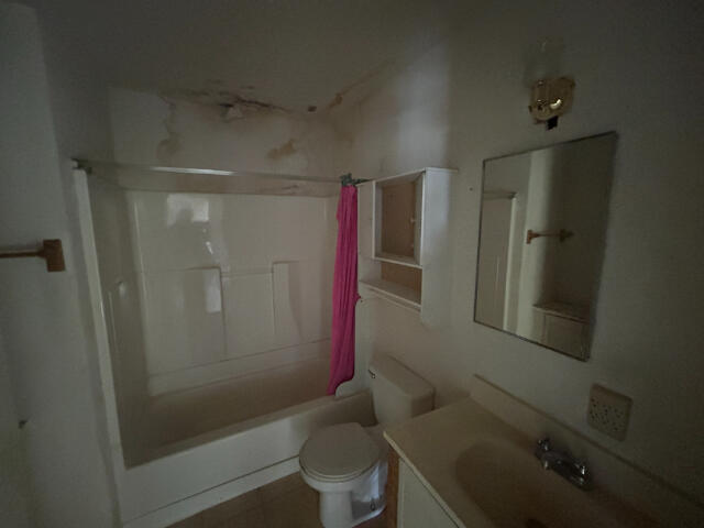 1108 4th Street Redding, CA 96002 - Photo 6 of 10 IMG_7168