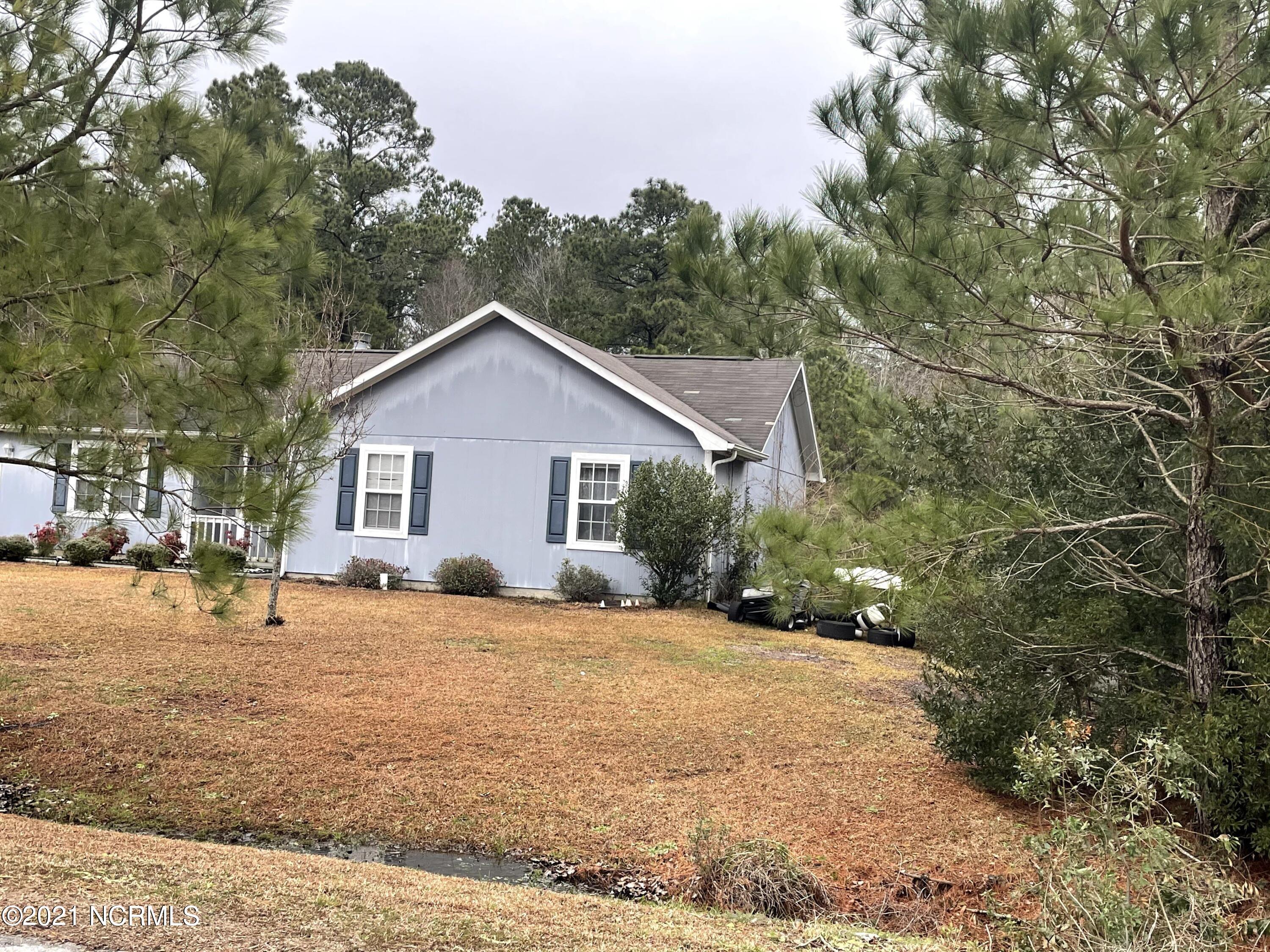 229 Parnell Road Hubert, NC 28539 - Photo 1 of 2 IMG_4616