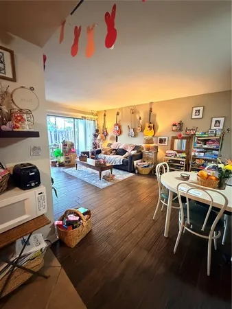 $1,750 | 720 North Village Drive North, Unit 103, St. Petersburg, FL 33716