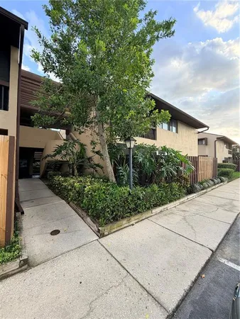 $1,750 | 720 North Village Drive North, Unit 103, St. Petersburg, FL 33716