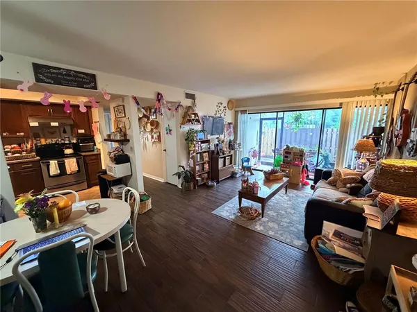 $1,750 | 720 North Village Drive North, Unit 103, St. Petersburg, FL 33716