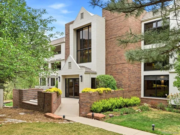 $830,000 | 315 Arapahoe Avenue, Unit 202, Boulder, CO 80302