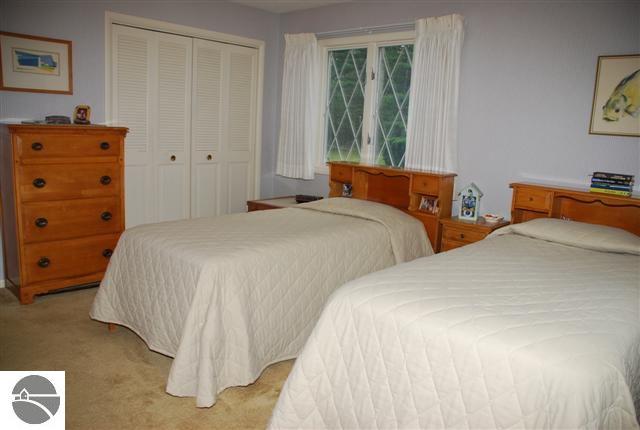 816 Westminster Road Traverse City, MI 49686 - Photo 9 of 15 1707516-8.JPG