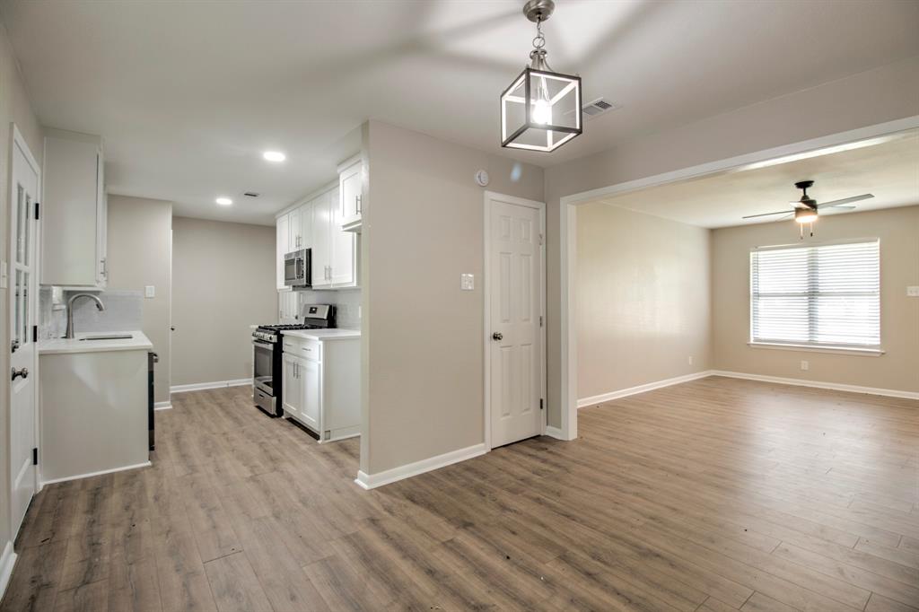 327 West McKinney Street Pilot Point, TX 76258 - Photo 10 of 29