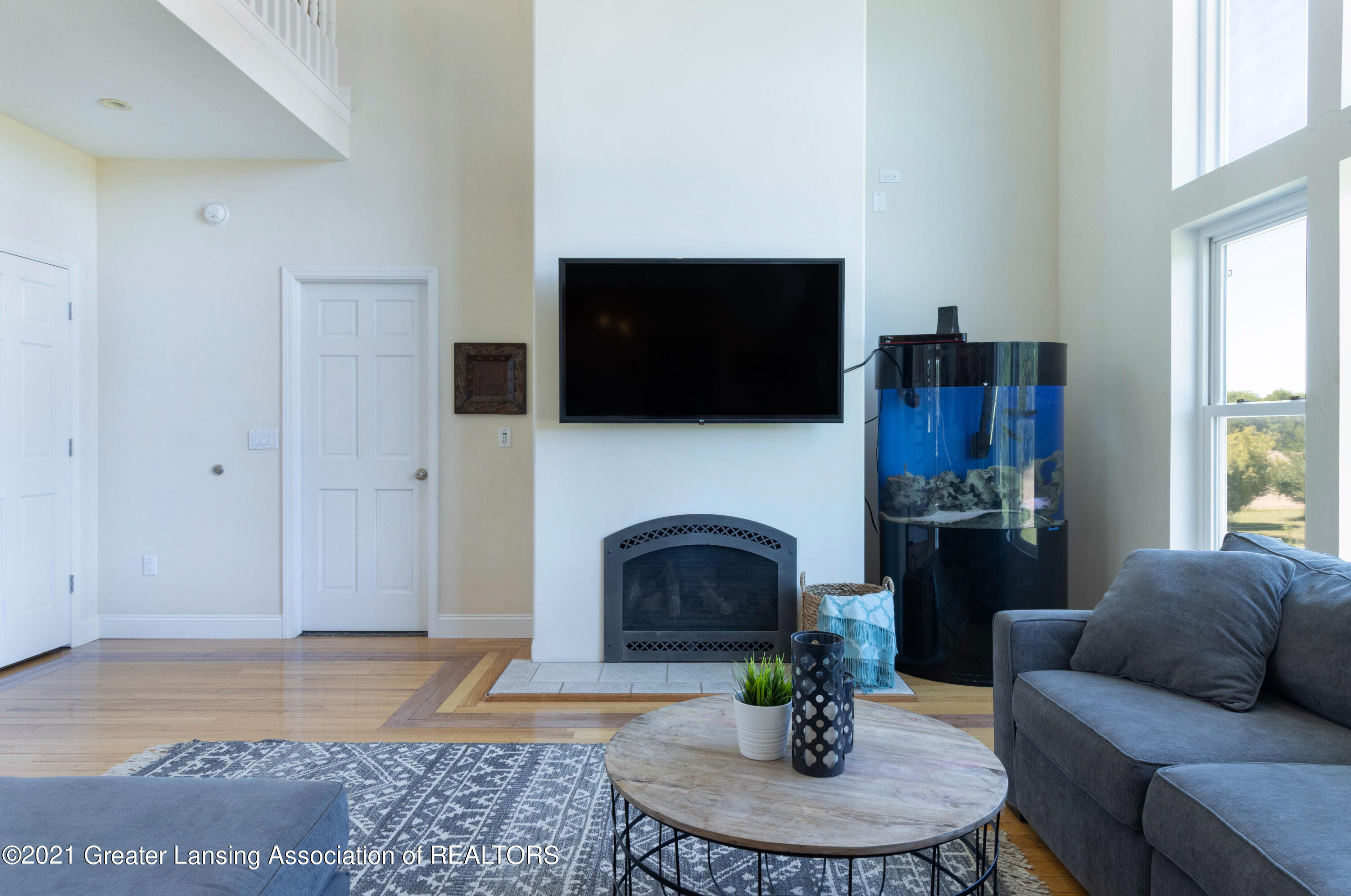 322 West Church Road Morrice, MI 48857 - Photo 18 of 37 Living Room