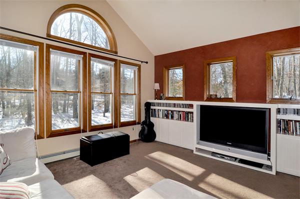 54 Sleepy Hollow Road Tiverton, RI 02878 - Photo 11 of 23 Gallery Image 11