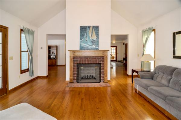 54 Sleepy Hollow Road Tiverton, RI 02878 - Photo 3 of 23 Gallery Image 3