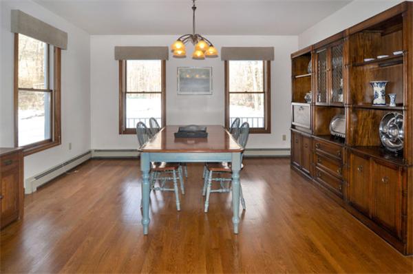 54 Sleepy Hollow Road Tiverton, RI 02878 - Photo 4 of 23 Gallery Image 4