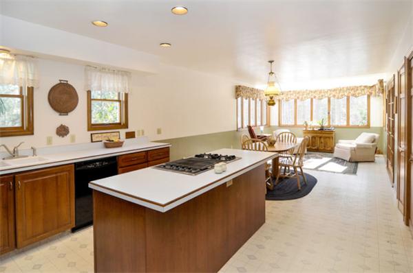 54 Sleepy Hollow Road Tiverton, RI 02878 - Photo 9 of 23 Gallery Image 9