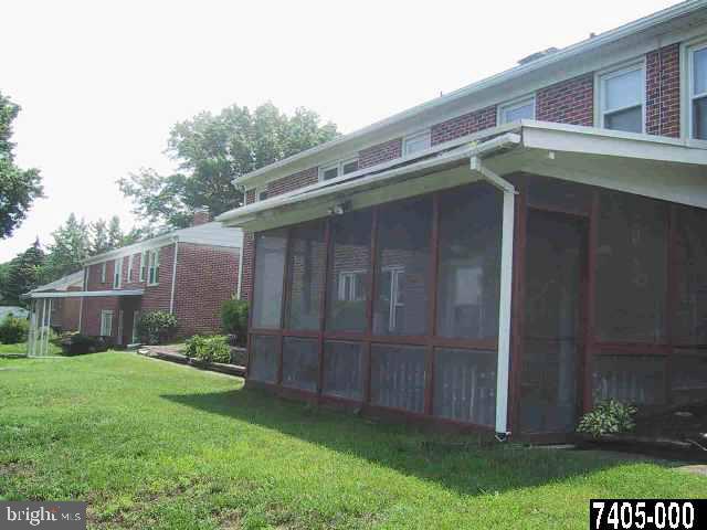 1329 Glendale Road York, PA 17403 - Photo 3 of 9 Gallery Image 3