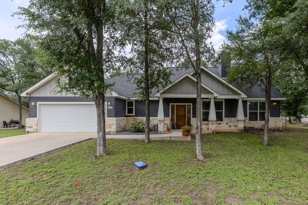 $375,000 | 346 Lamaloa Lane, Bastrop, TX 78602