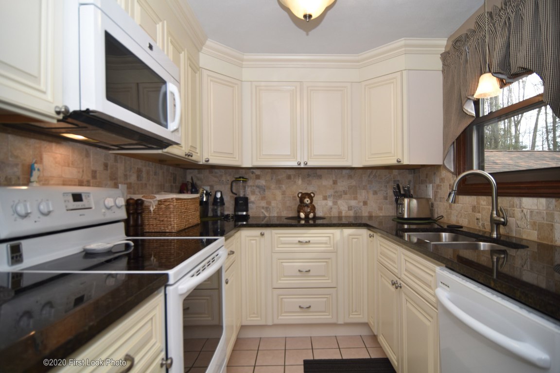 190 Chopmist Hill Road Glocester, RI 02814 - Photo 6 of 43