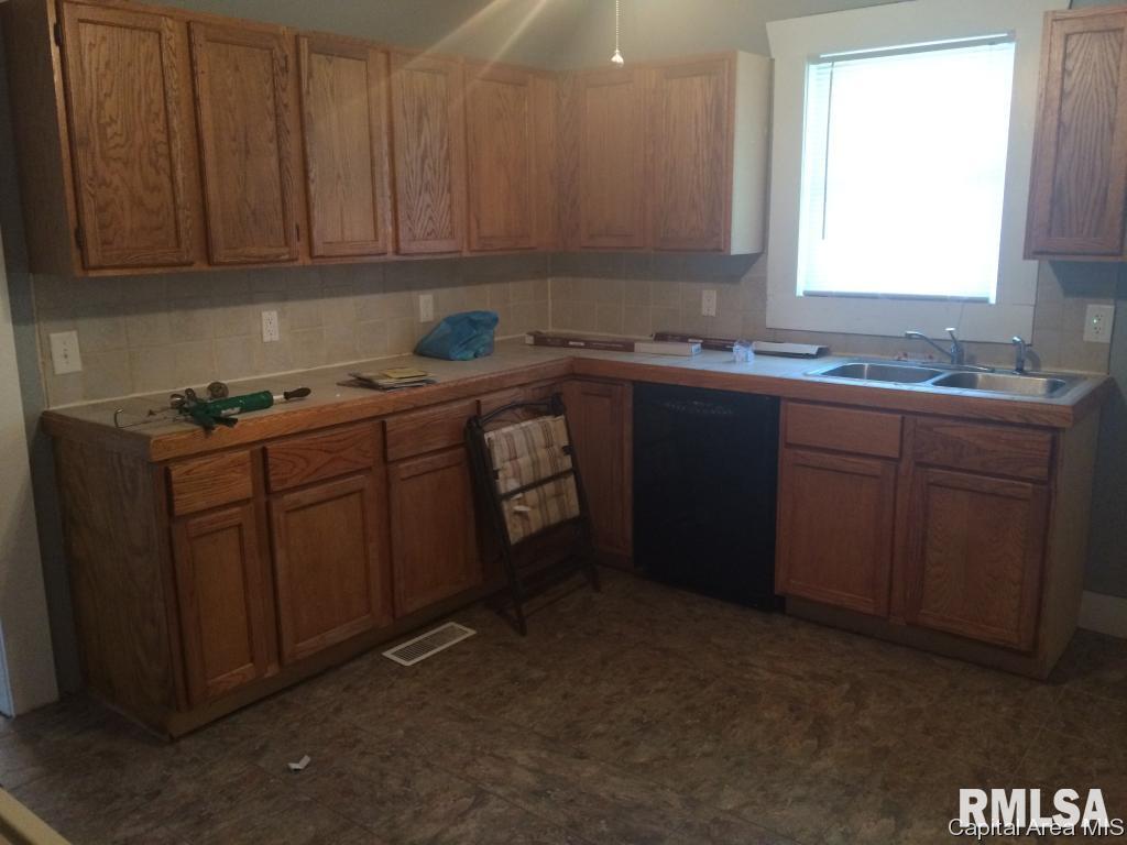 1316 East Reservoir Street Springfield, IL 62702 - Photo 4 of 15 Gallery Image 4