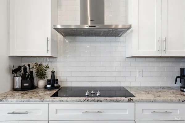 $975,000 | 320 West Homedale Road, Caldwell, ID 83607