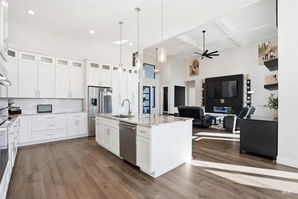 $975,000 | 320 West Homedale Road, Caldwell, ID 83607