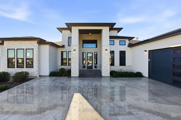 $975,000 | 320 West Homedale Road, Caldwell, ID 83607