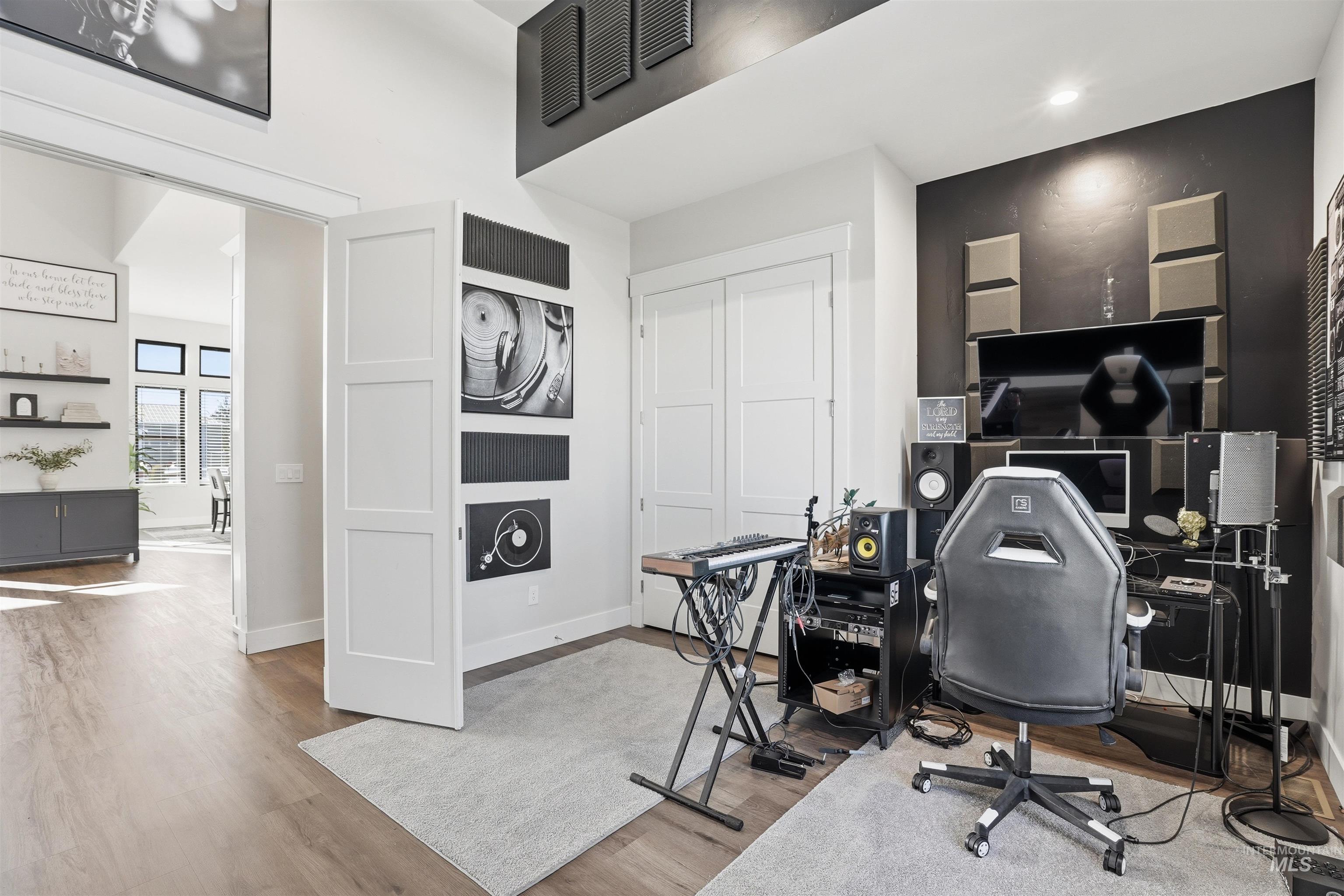 320 West Homedale Road Caldwell, ID 83607 - Photo 24 of 48 Office with light wood finished floors and baseboards