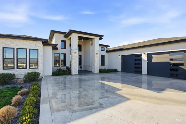 $975,000 | 320 West Homedale Road, Caldwell, ID 83607