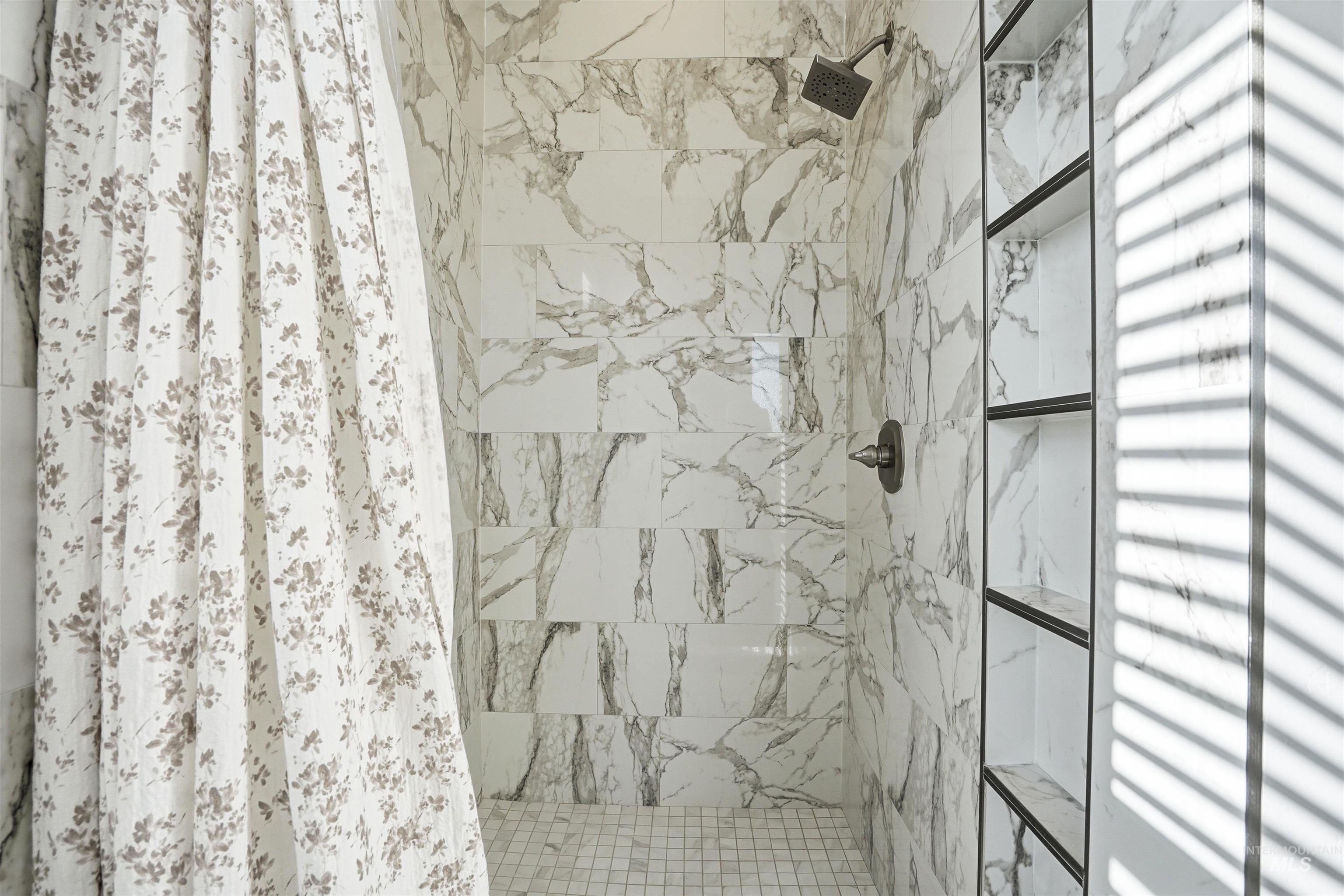 320 West Homedale Road Caldwell, ID 83607 - Photo 32 of 48 Bathroom featuring a shower stall