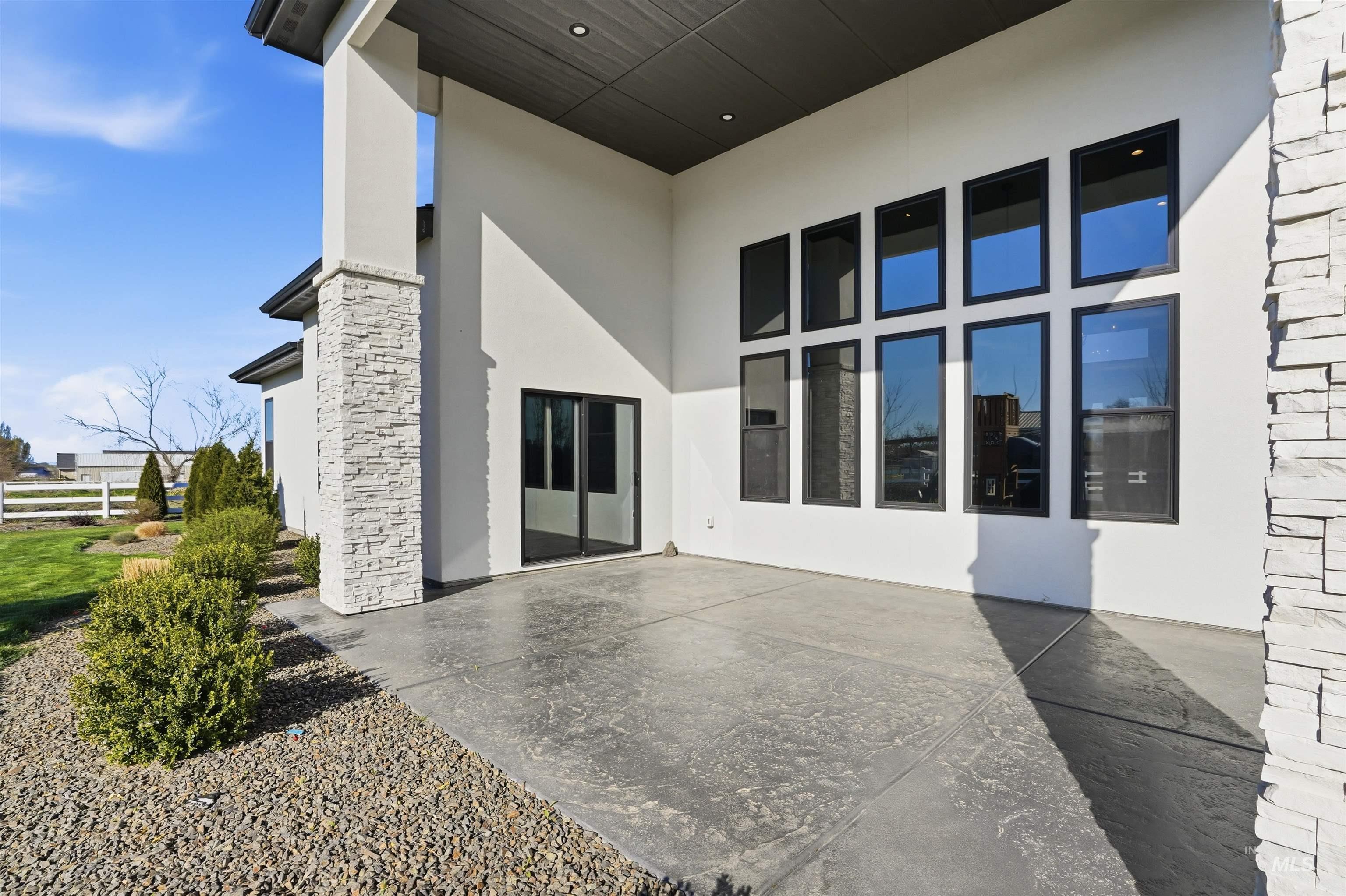 320 West Homedale Road Caldwell, ID 83607 - Photo 35 of 48 View of patio / terrace