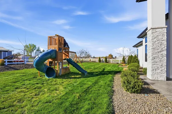 $975,000 | 320 West Homedale Road, Caldwell, ID 83607