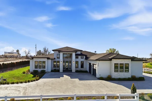 $975,000 | 320 West Homedale Road, Caldwell, ID 83607