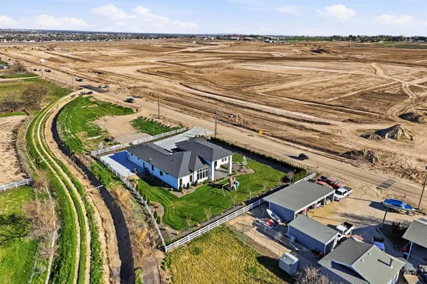 $975,000 | 320 West Homedale Road, Caldwell, ID 83607