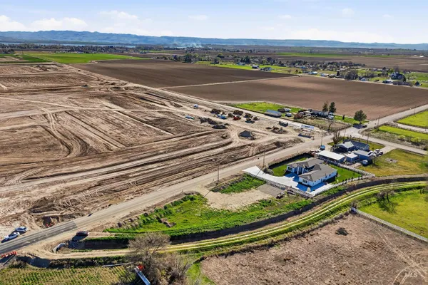 $975,000 | 320 West Homedale Road, Caldwell, ID 83607