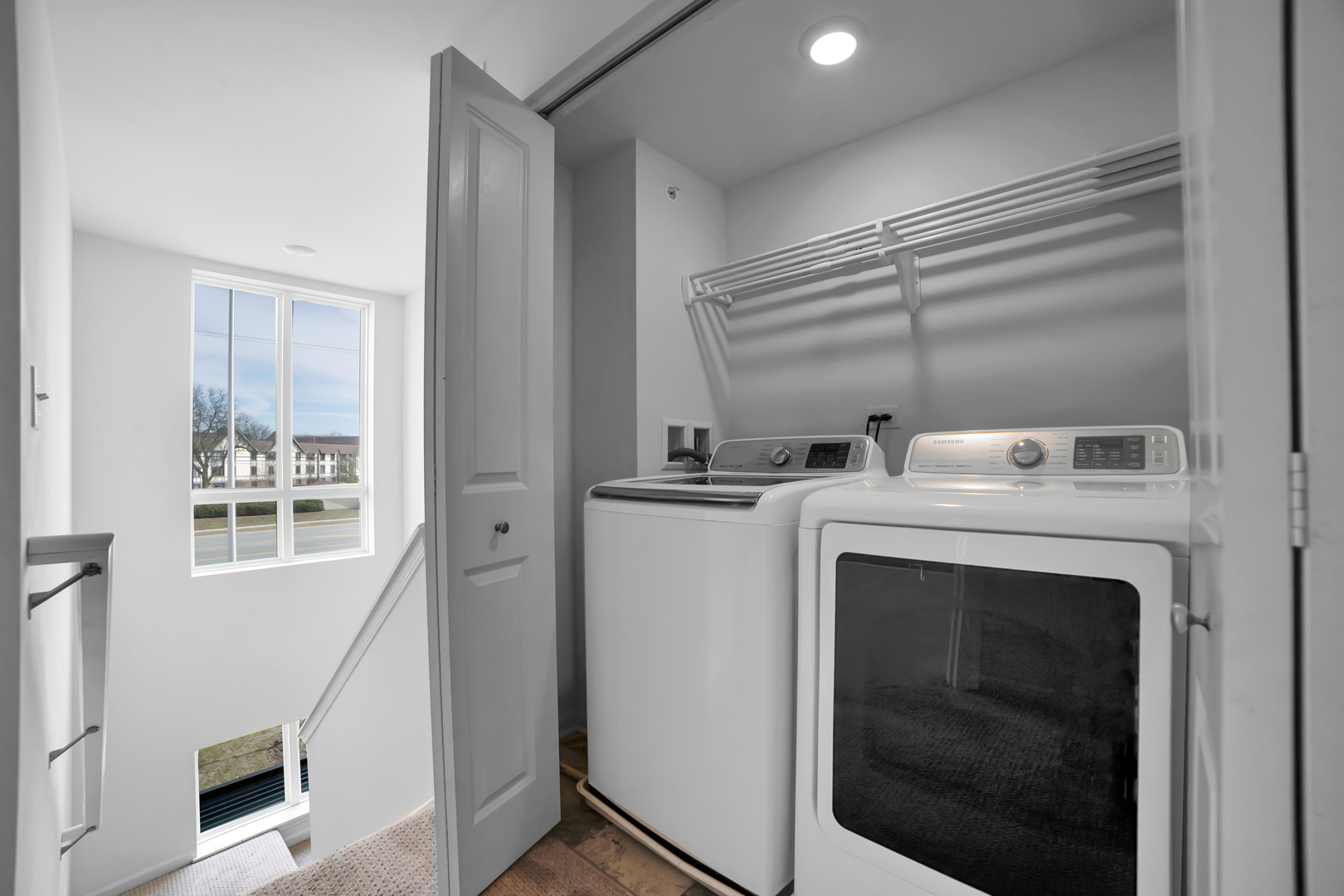 1292 Quadrant Lane Schaumburg, IL 60173 - Photo 23 of 39 a utility room with dryer and washer