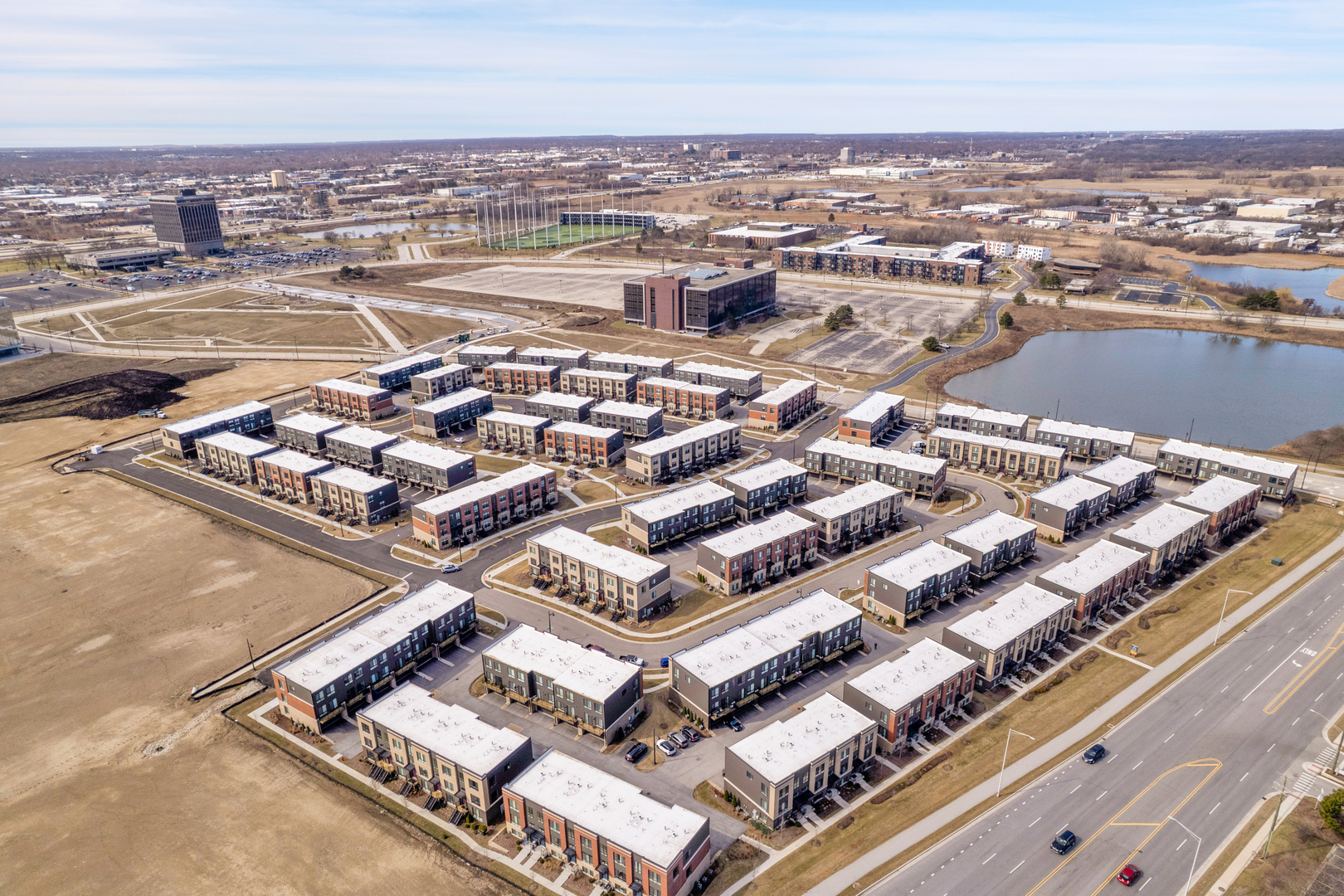 1292 Quadrant Lane Schaumburg, IL 60173 - Photo 33 of 39 an aerial view of a city